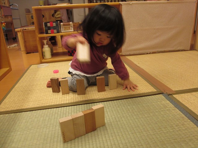 0歳児ゆず組のお部屋では・・・・・